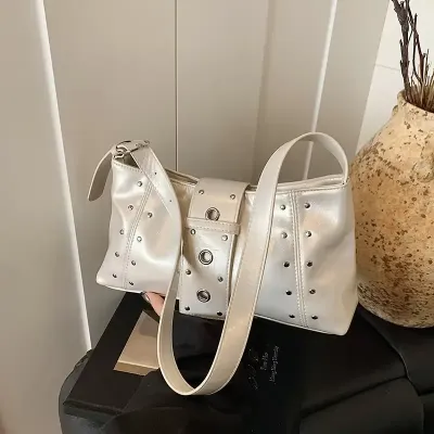 LADY UNDERARM SHOULDER BAG
